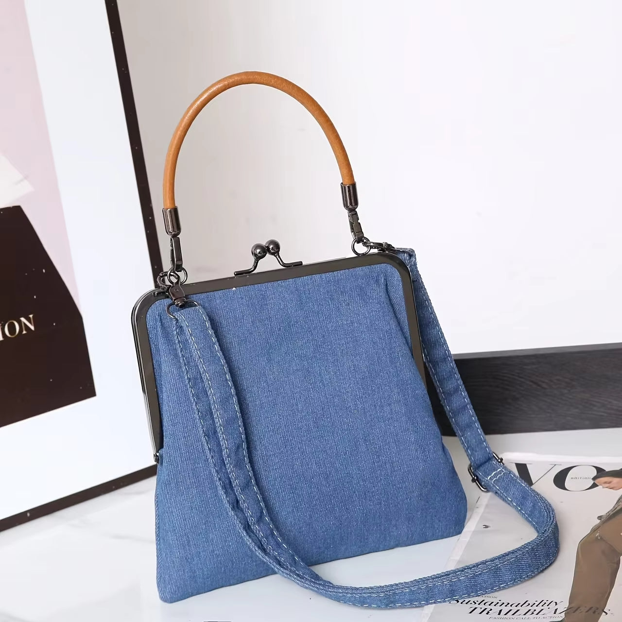 Structured shoulder bag with modern frame silhouette | Maren