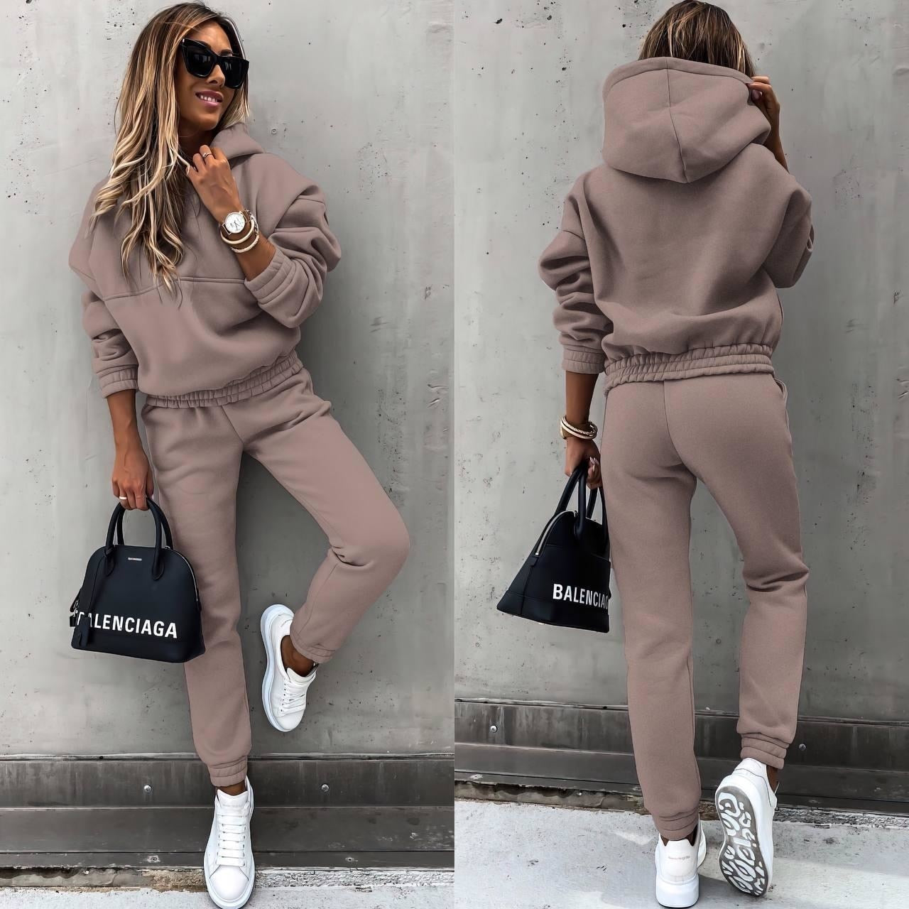 Women’s soft-fit jogging set with modern style | Elane