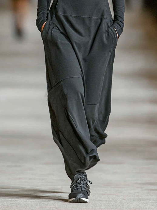Relaxed zip-collar maxi dress with sporty silhouette for women | Arwen