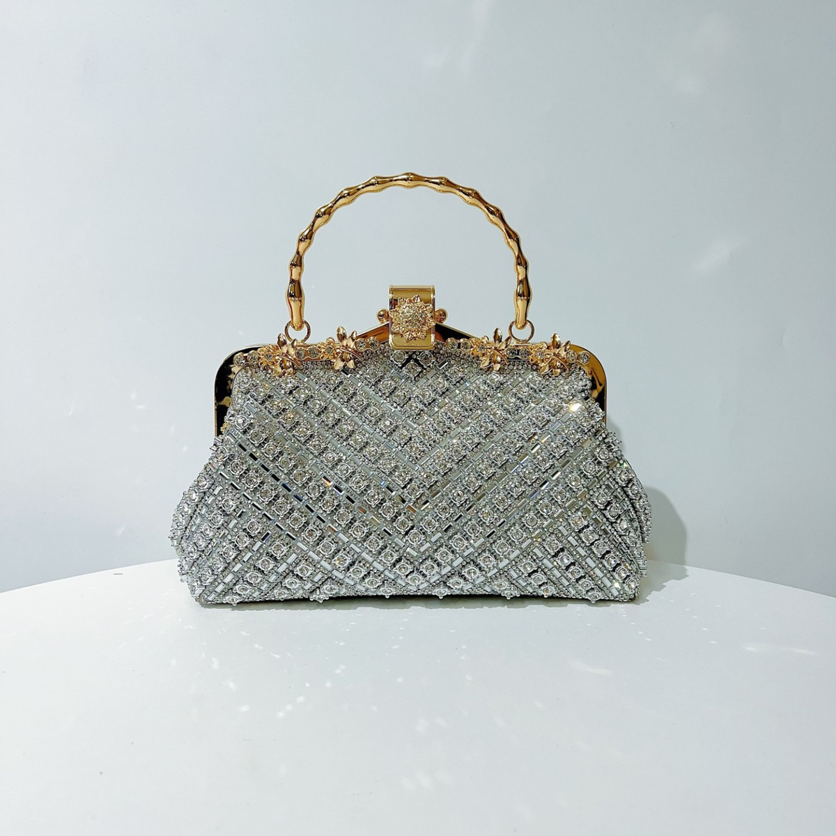 Refined evening handbag for women | Noble Vellum