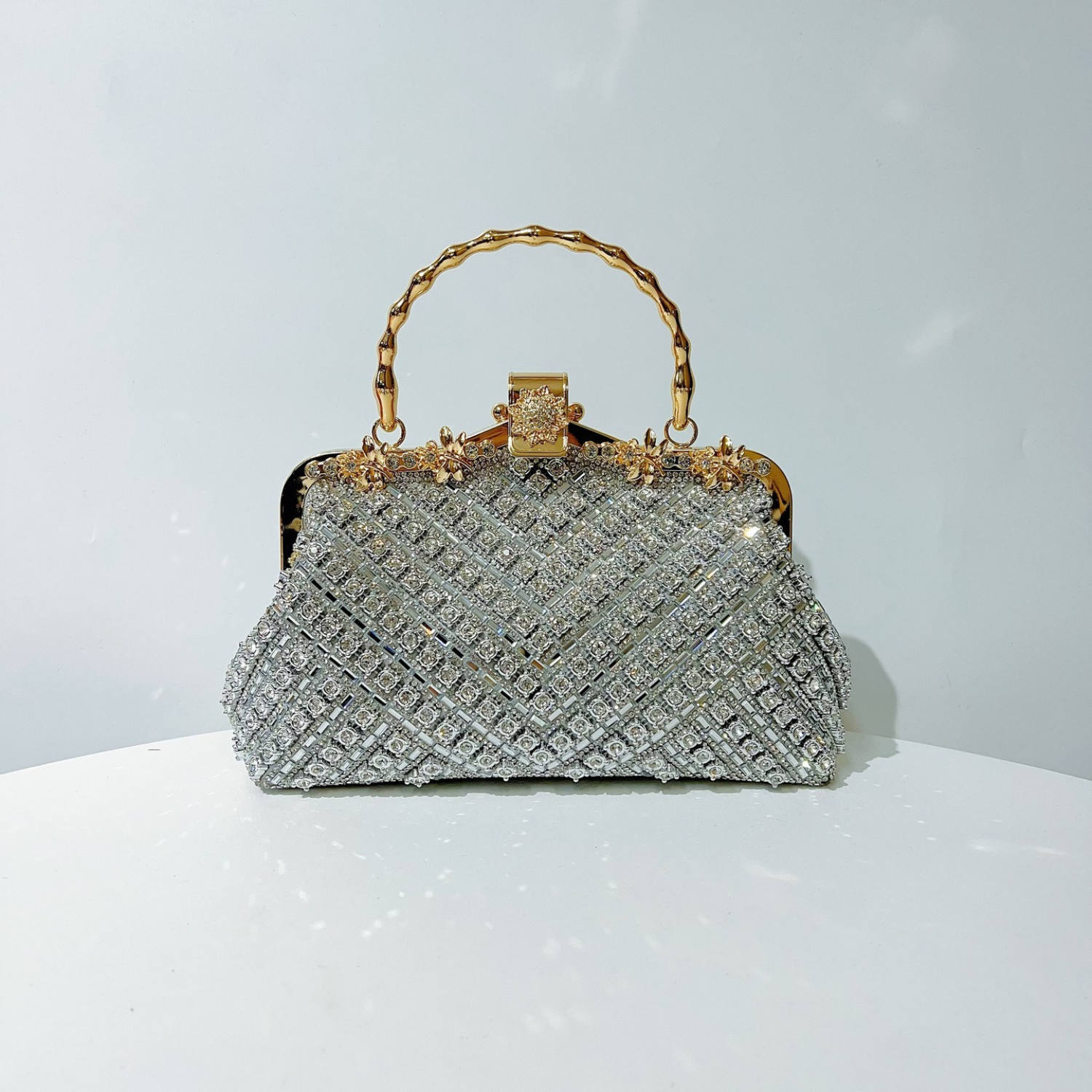 Refined evening handbag for women | Noble Vellum