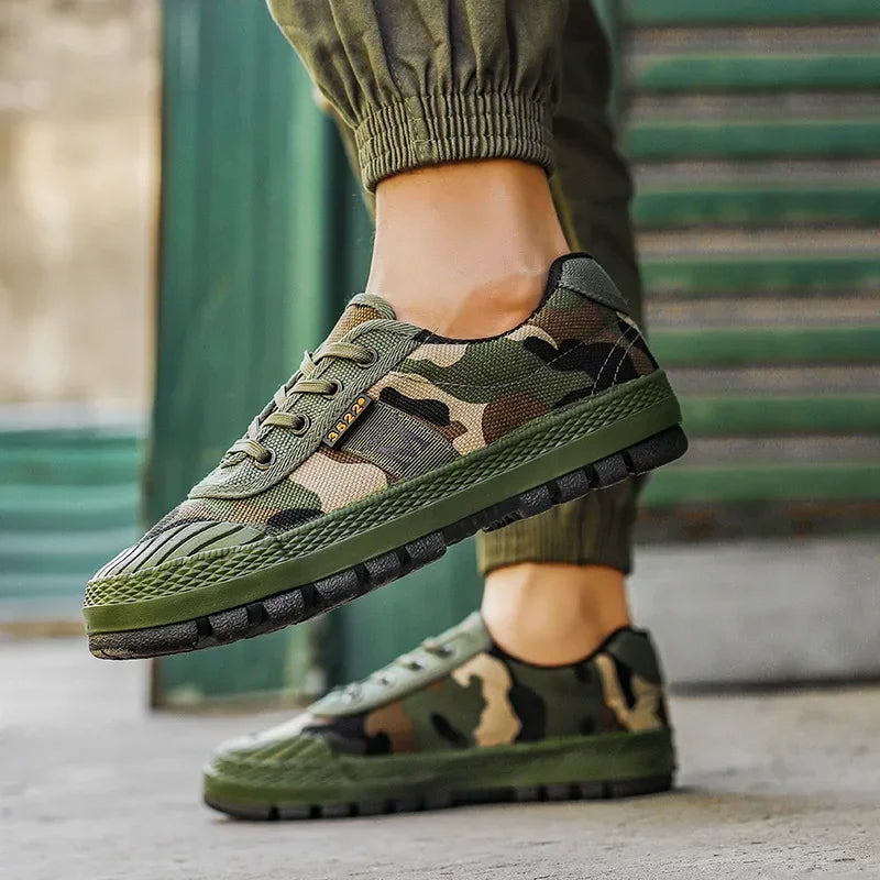 All-terrain tactical sneaker with reinforced sole | Strider