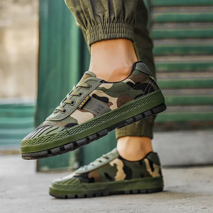 All-terrain tactical sneaker with reinforced sole | Strider