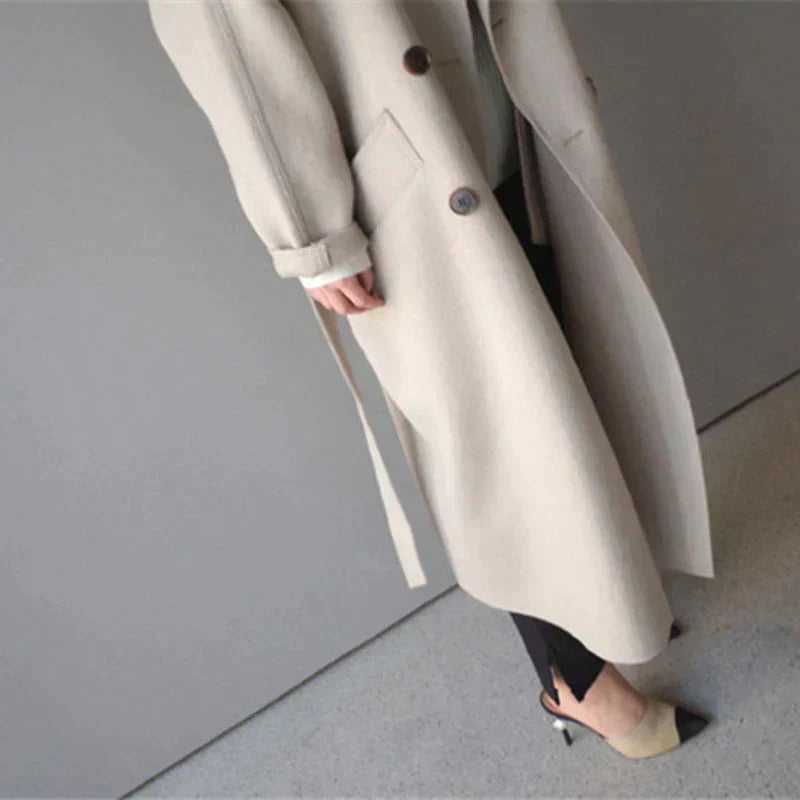 Long tailored winter coat with timeless elegance for women | Seraphine