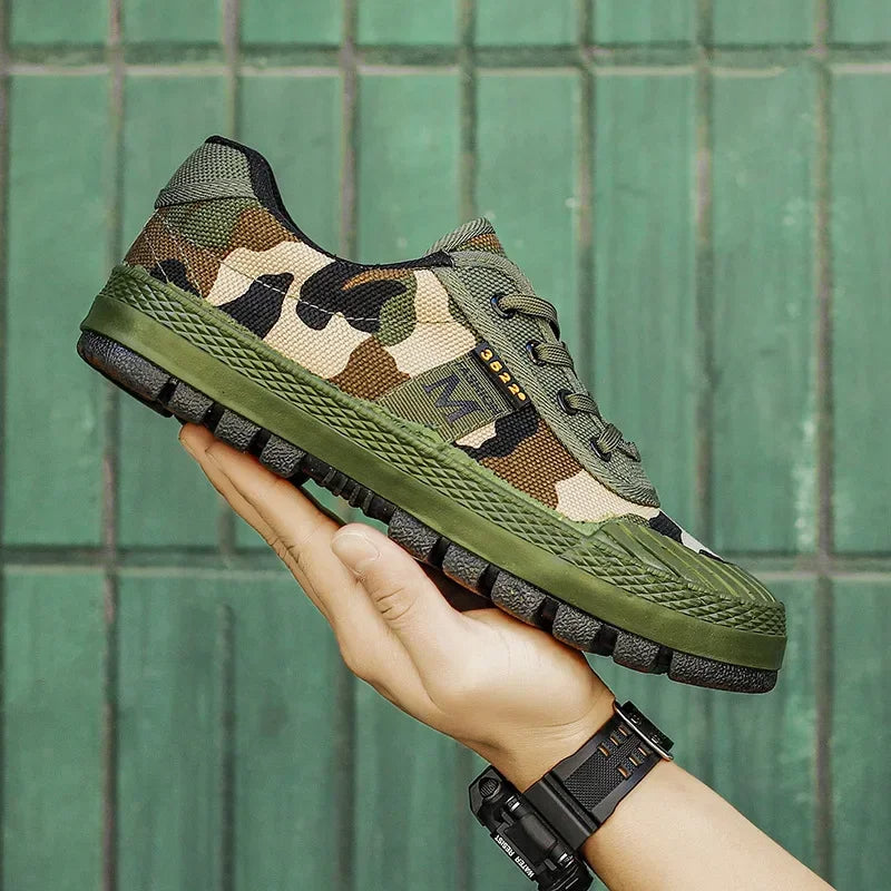 All-terrain tactical sneaker with reinforced sole | Strider