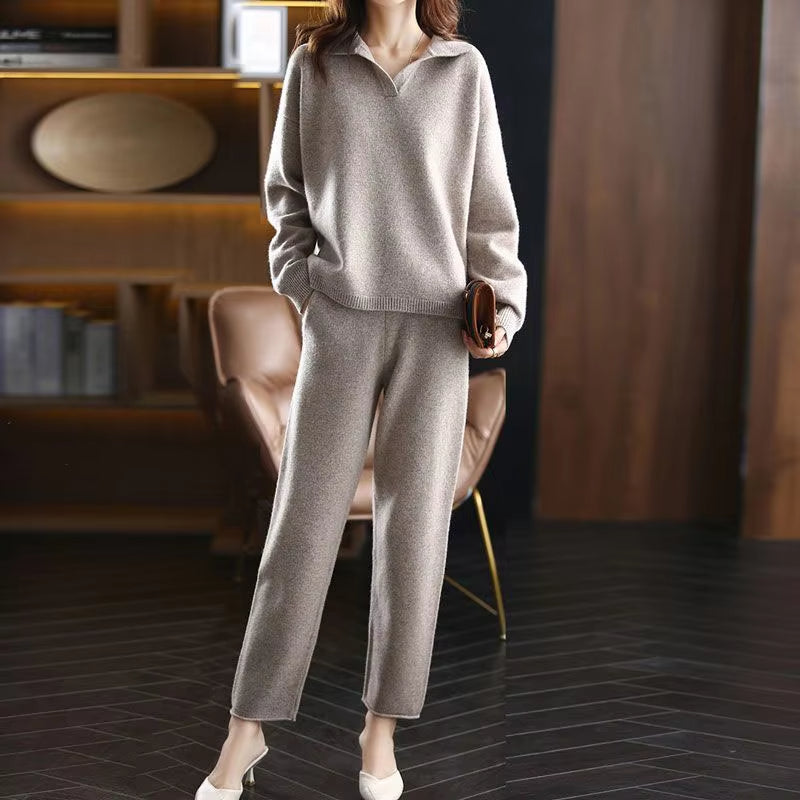 Elegant two-piece lounge set with polished collar | Selene