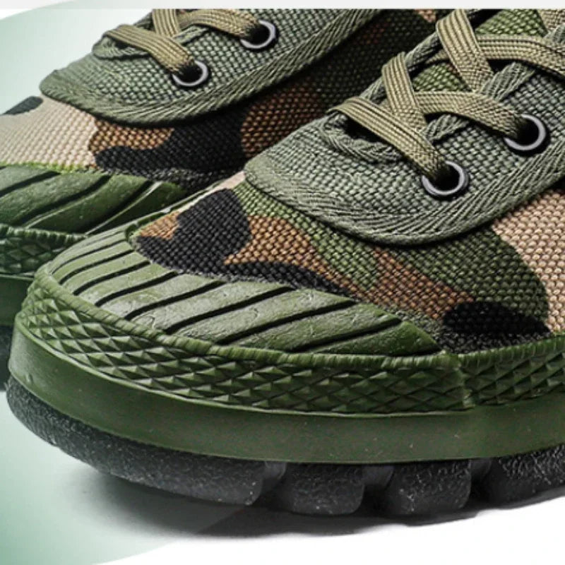 All-terrain tactical sneaker with reinforced sole | Strider