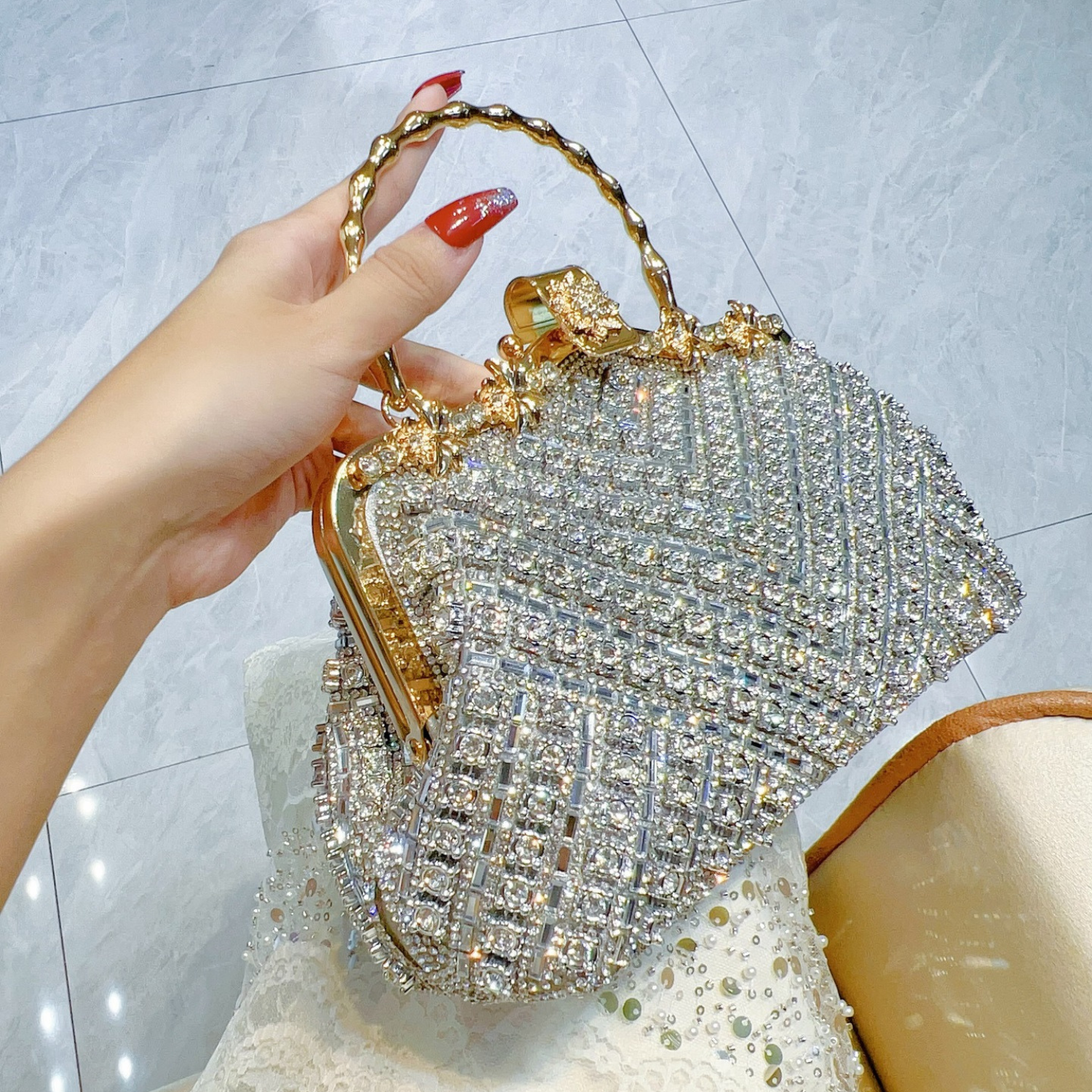 Refined evening handbag for women | Noble Vellum