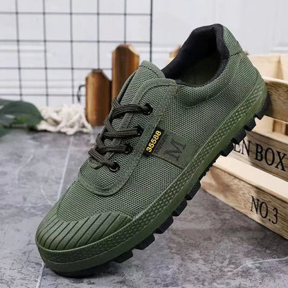 All-terrain tactical sneaker with reinforced sole | Strider