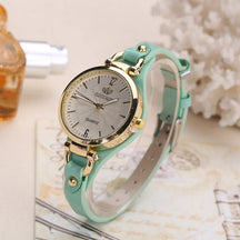 Vintage Gold-Tone Watch with Etched Dial | Aureon