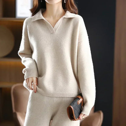 Elegant two-piece lounge set with polished collar | Selene