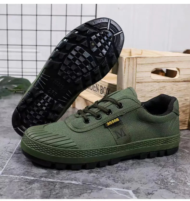 All-terrain tactical sneaker with reinforced sole | Strider