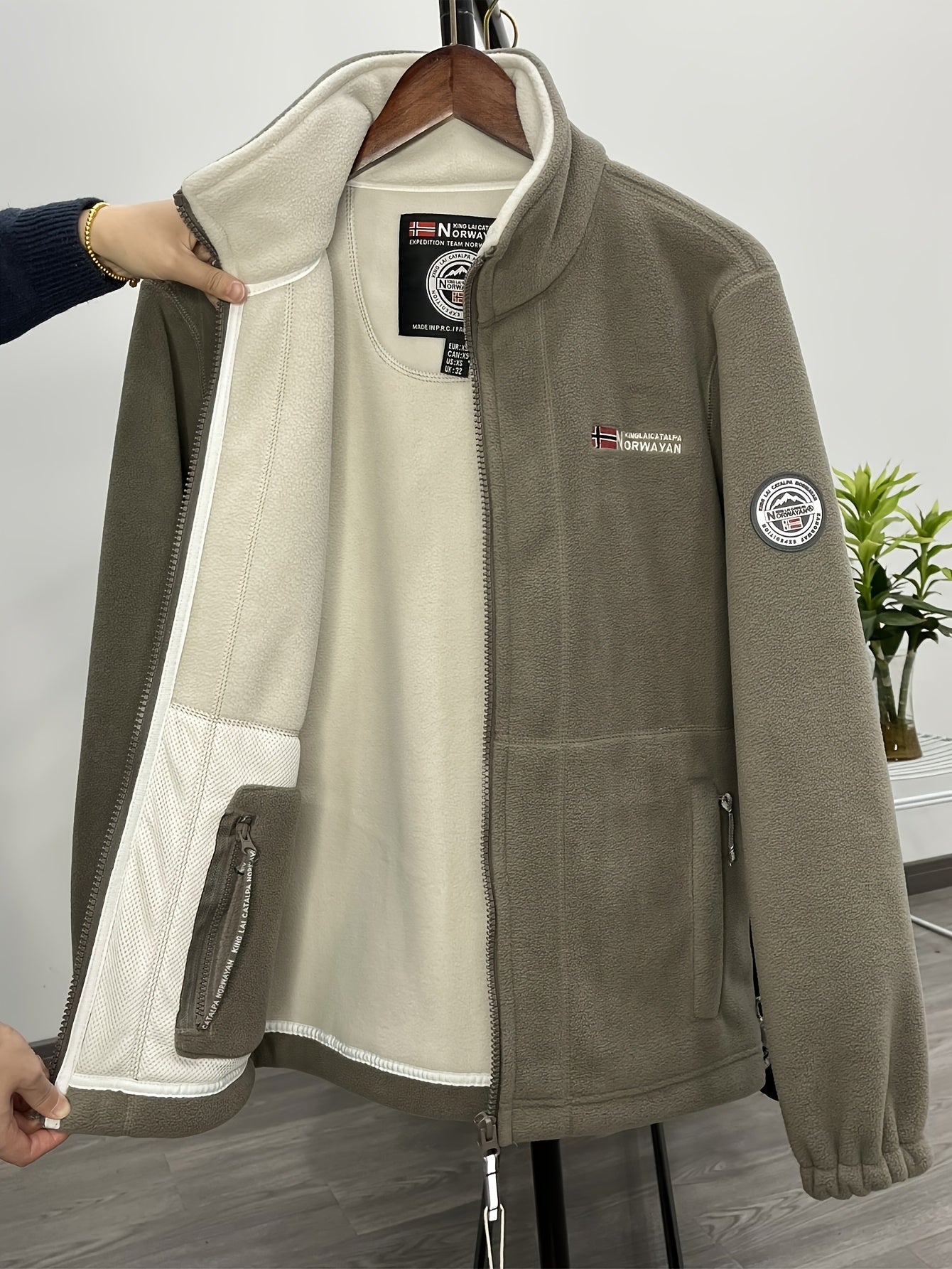 Men’s outdoor performance fleece jacket with high collar | Rowan