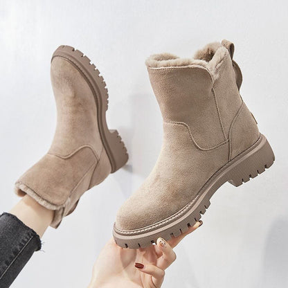 Warm insulated everyday winter boots for women | Daisy