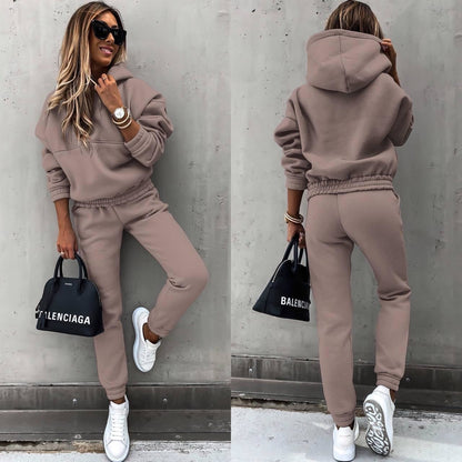Women’s soft-fit jogging set with modern style | Elane
