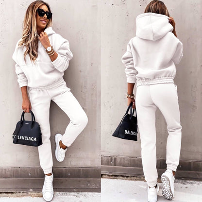 Women’s soft-fit jogging set with modern style | Elane