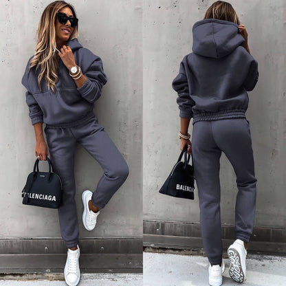 Women’s soft-fit jogging set with modern style | Elane
