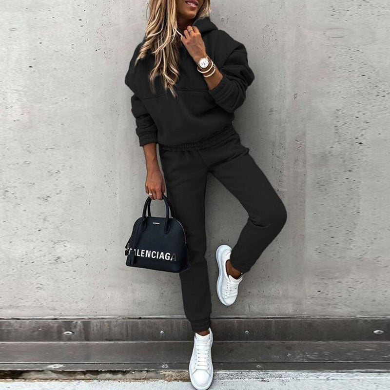 Women’s soft-fit jogging set with modern style | Elane