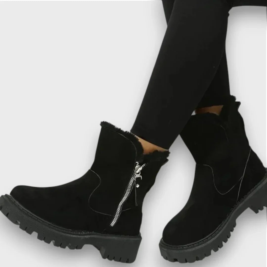 Warm insulated everyday winter boots for women | Daisy