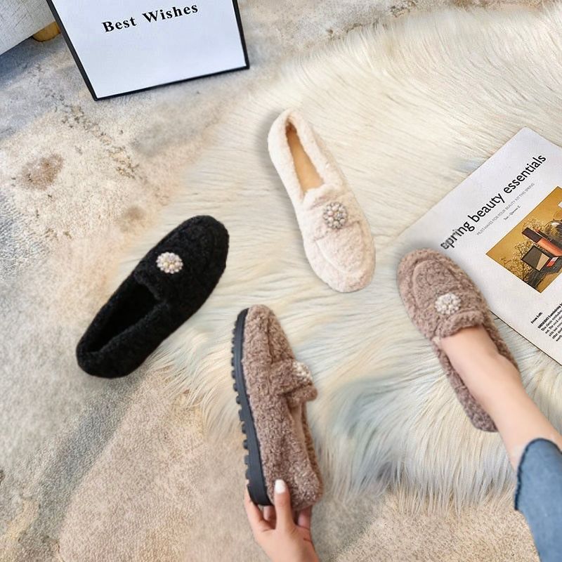 Elegant pearl slip-on loafers for women | Maribel