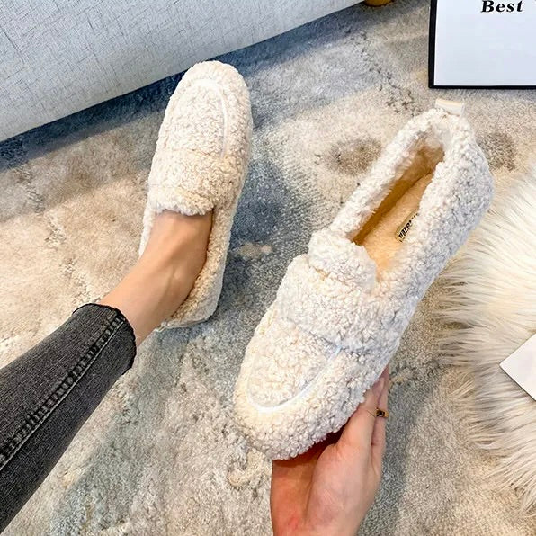 Comfortable everyday loafers for women | Mirela