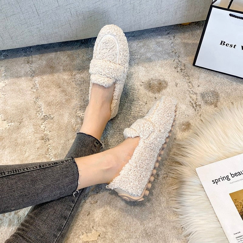 Comfortable everyday loafers for women | Mirela