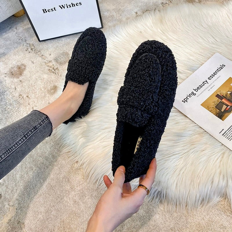 Comfortable everyday loafers for women | Mirela