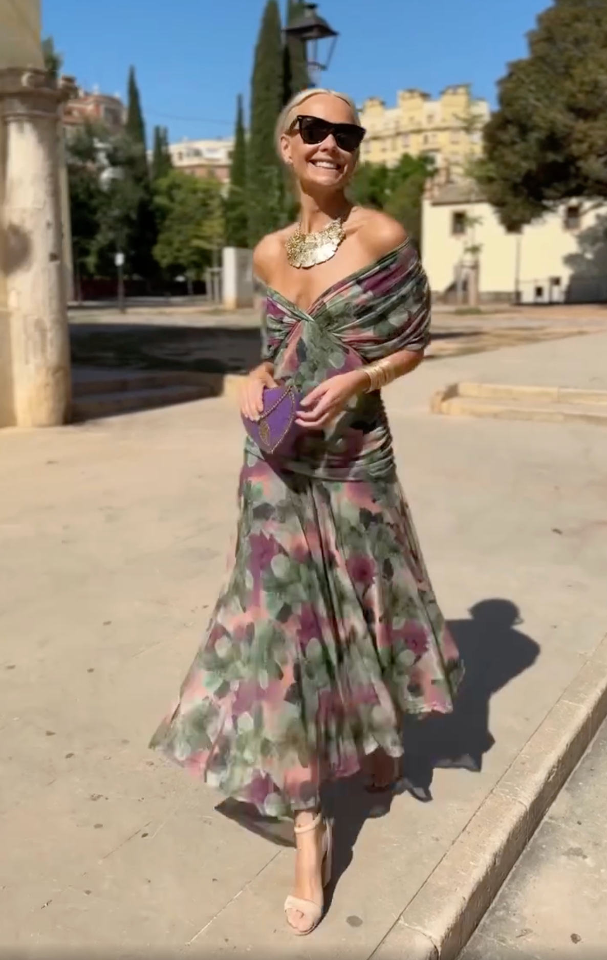 Romantic floral pleated flowing maxi dress for women | Eloria
