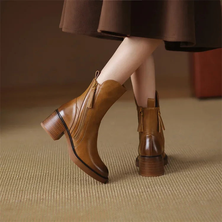 Chic ankle boots with timeless elegance for women | Selina