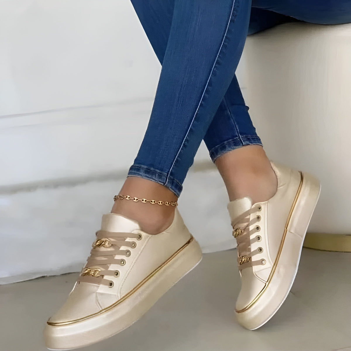Supportive sneakers with chain accent for women | Aveline