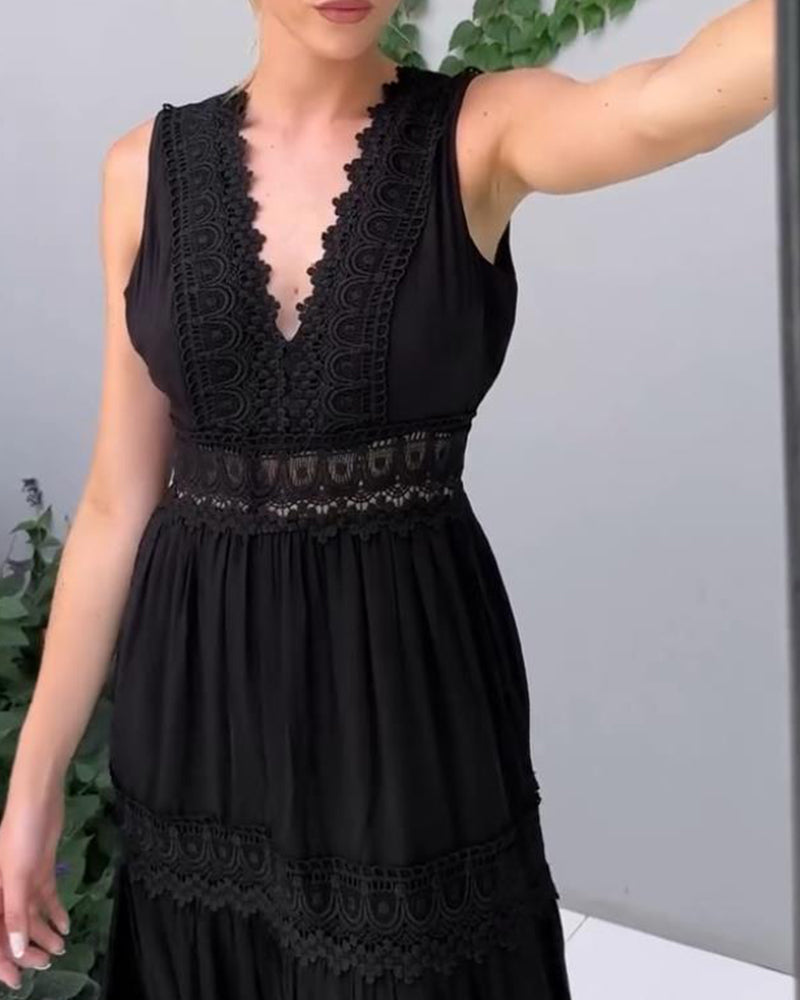 V-neck lace midi dress for warm-weather occasions | Aurélia