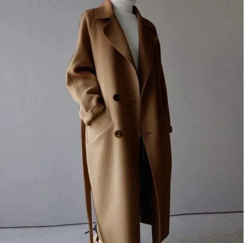 Long tailored winter coat with timeless elegance for women | Seraphine