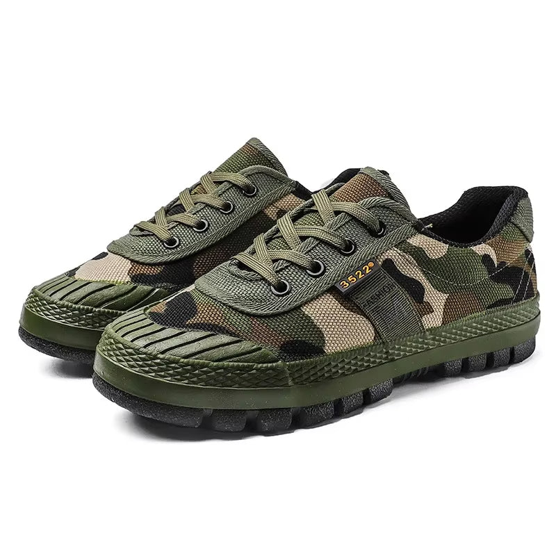 All-terrain tactical sneaker with reinforced sole | Strider