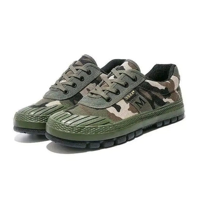 All-terrain tactical sneaker with reinforced sole | Strider
