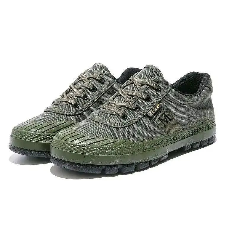 All-terrain tactical sneaker with reinforced sole | Strider