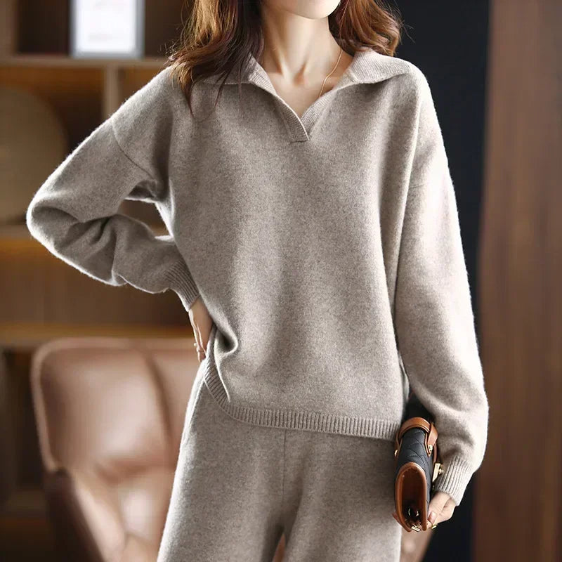 Elegant two-piece lounge set with polished collar | Selene