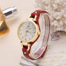 Vintage Gold-Tone Watch with Etched Dial | Aureon