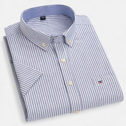 Classic oxford short-sleeve everyday shirt for men