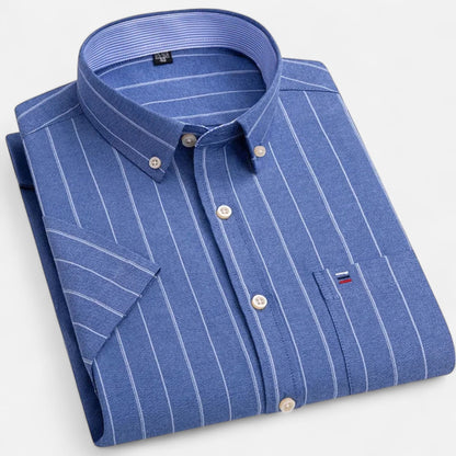 Classic oxford short-sleeve everyday shirt for men