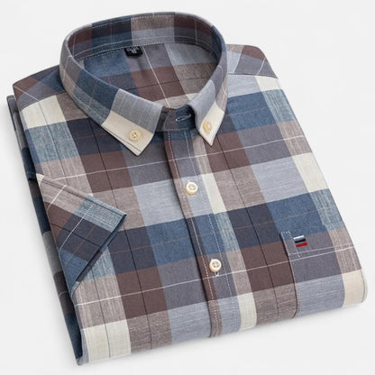 Classic oxford short-sleeve everyday shirt for men