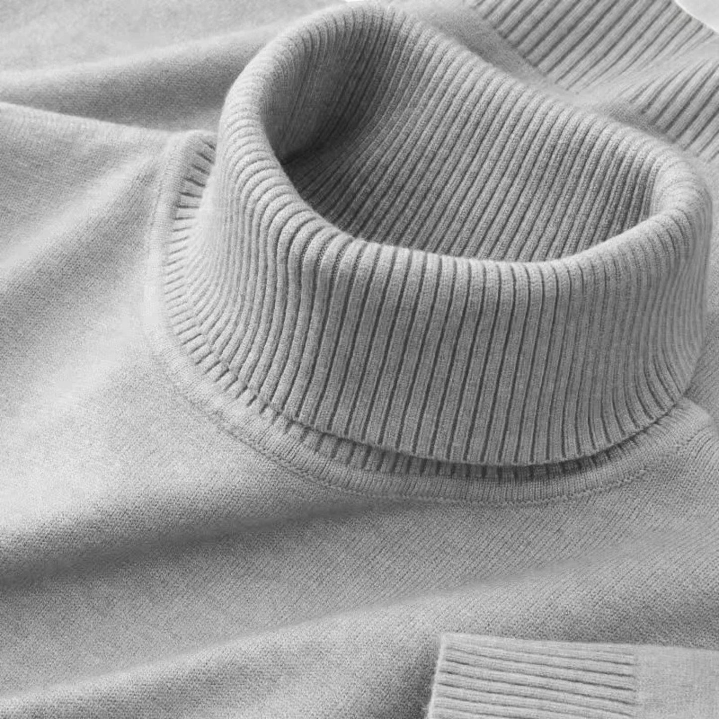 Classic knitted turtleneck sweater for men