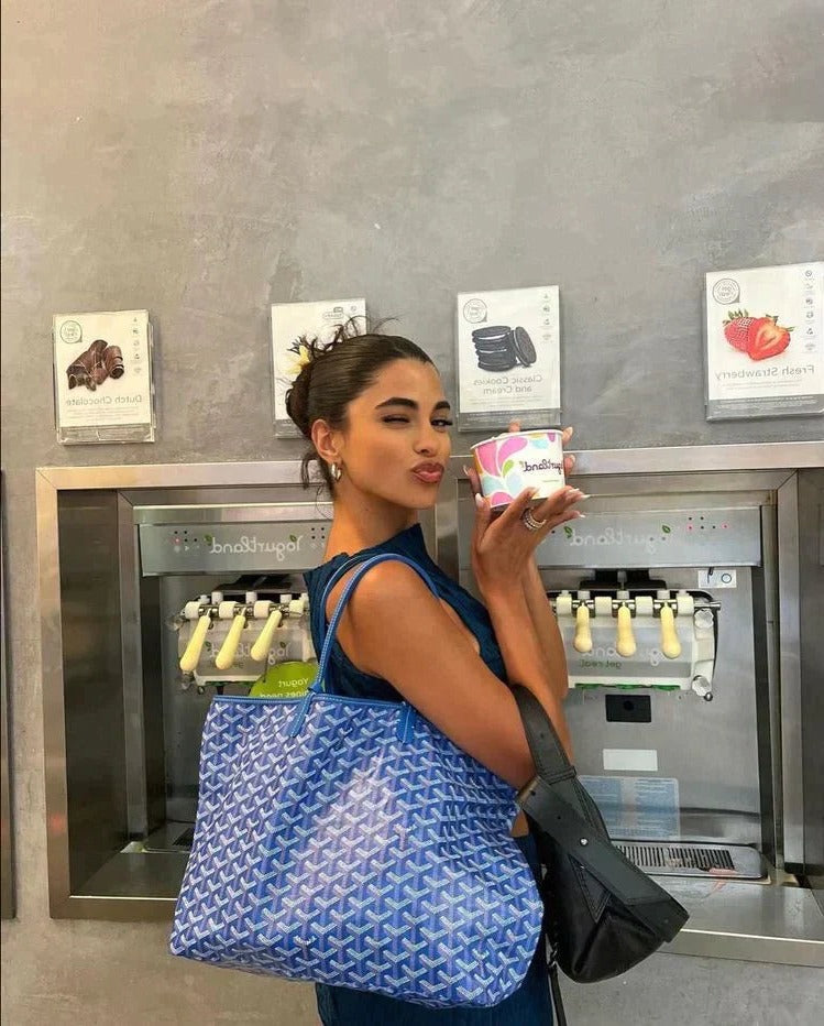 Women's chic structured shoulder bag | Ava