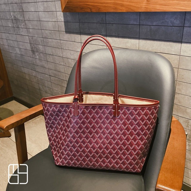 Women's chic structured shoulder bag | Ava