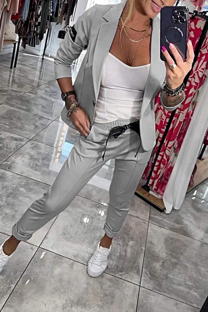 Chic Relaxed Two-Piece Set with Jacket and Pants | Fenna
