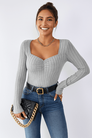 Amina Geripptes Langarm-Top mit eckigem Ausschnitt