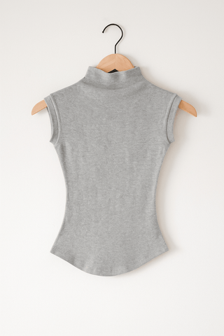 Amira Ärmelloses Top mit Stehkragen