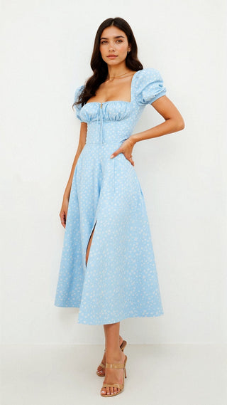 Daniela Midikleid mit quadratischem Halsausschnitt