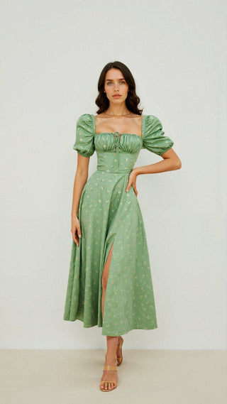 Daniela Midikleid mit quadratischem Halsausschnitt